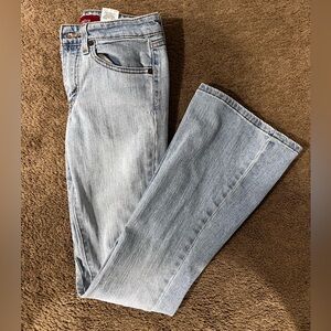 Women’s Levi’s low rise flare 519 size 1